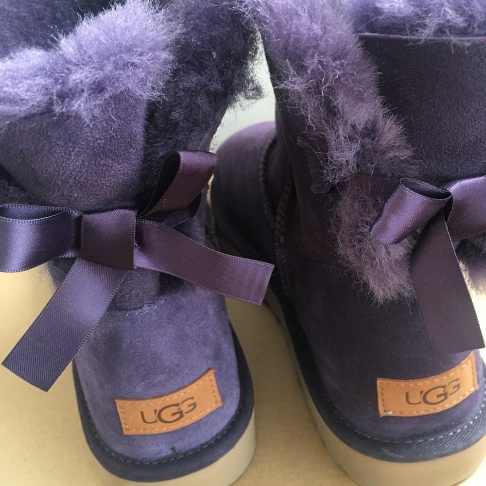 UGG classic mini bow
